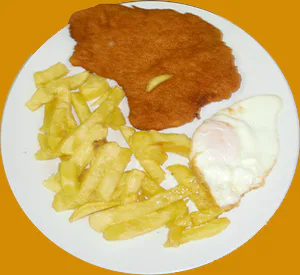 Filete de pollo empanado con dos guarniciones